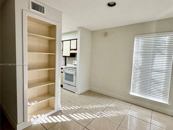 915 Riverside Dr 513, Coral Springs FL 33071