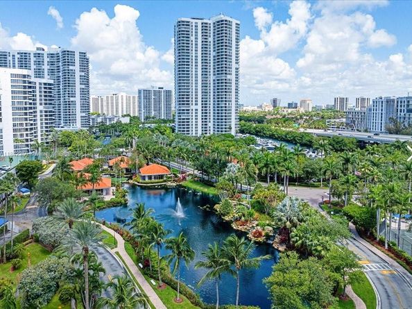 3500 Mystic Pointe Dr 2101, Aventura FL 33180