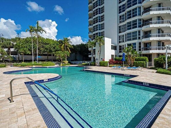 3500 Mystic Pointe Dr 2101, Aventura FL 33180