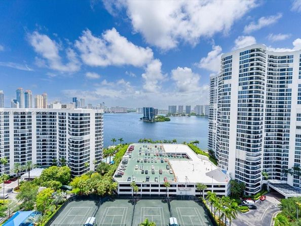 3500 Mystic Pointe Dr 2101, Aventura FL 33180