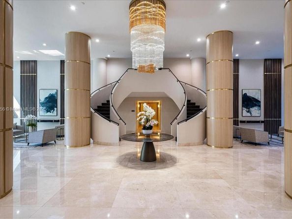 3500 Mystic Pointe Dr 2101, Aventura FL 33180