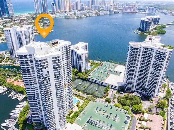 3500 Mystic Pointe Dr 2101, Aventura FL 33180