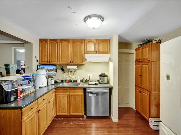 329 NE 58th St, Miami FL 33137