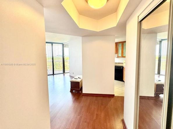 3610 Yacht Club Dr 810, Aventura FL 33180