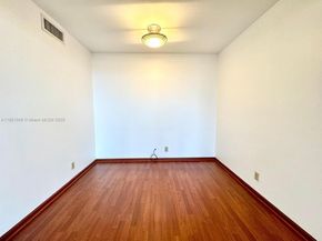 3610 Yacht Club Dr 810, Aventura FL 33180