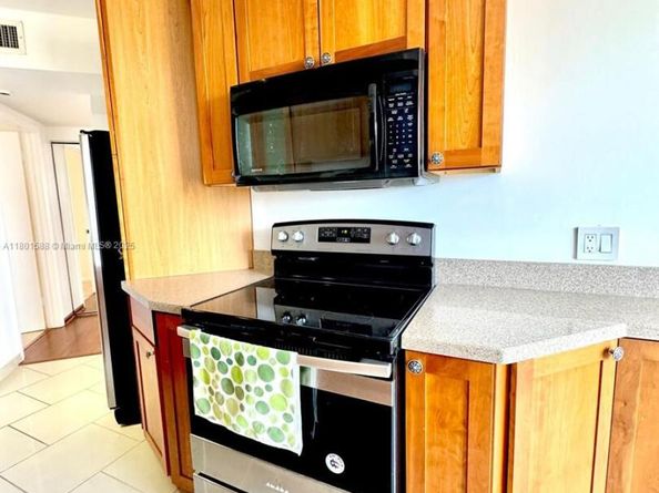 3610 Yacht Club Dr 810, Aventura FL 33180