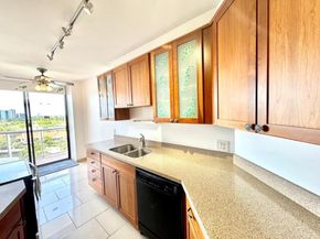 3610 Yacht Club Dr 810, Aventura FL 33180