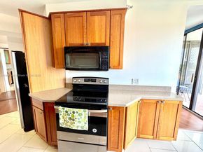 3610 Yacht Club Dr 810, Aventura FL 33180