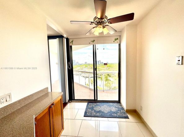 3610 Yacht Club Dr 810, Aventura FL 33180