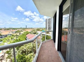 3610 Yacht Club Dr 810, Aventura FL 33180
