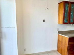 3610 Yacht Club Dr 810, Aventura FL 33180