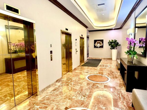 3610 Yacht Club Dr 810, Aventura FL 33180