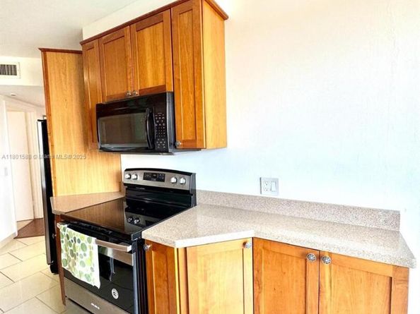 3610 Yacht Club Dr 810, Aventura FL 33180
