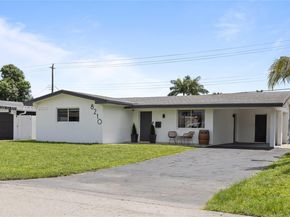 8210 NW 11th St, Pembroke Pines FL 33024