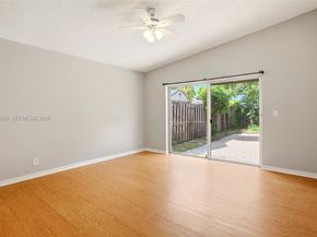 1414 E Harmony Lake Cir, Davie FL 33324