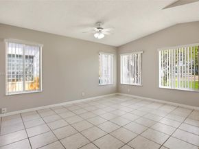 1414 E Harmony Lake Cir, Davie FL 33324