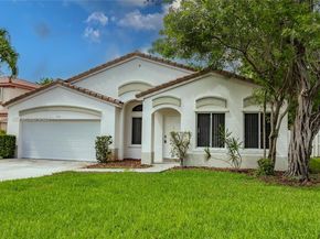 1414 E Harmony Lake Cir, Davie FL 33324