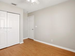 1414 E Harmony Lake Cir, Davie FL 33324