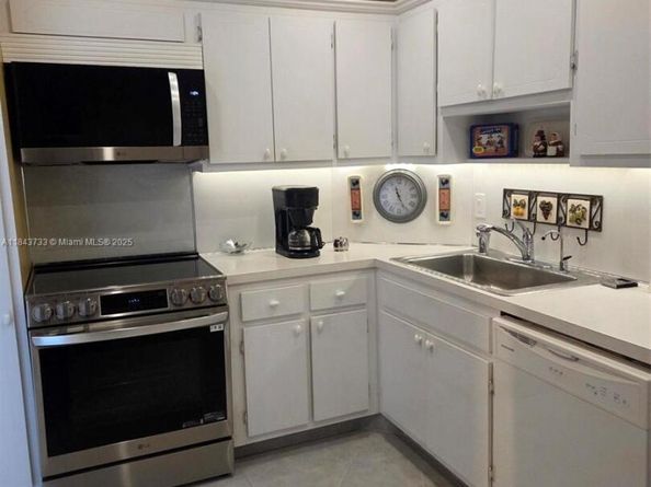 4350 Hillcrest Dr 716, Hollywood FL 33021