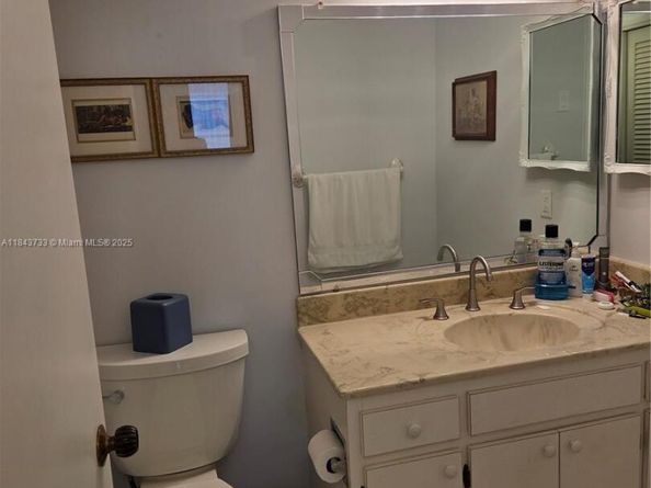 4350 Hillcrest Dr 716, Hollywood FL 33021