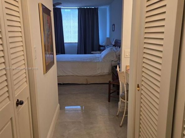 4350 Hillcrest Dr 716, Hollywood FL 33021