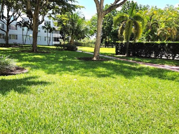 4350 Hillcrest Dr 716, Hollywood FL 33021