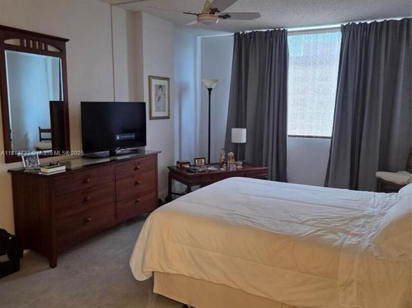 4350 Hillcrest Dr 716, Hollywood FL 33021