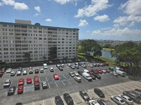 4350 Hillcrest Dr 716, Hollywood FL 33021