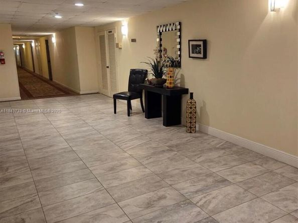 4350 Hillcrest Dr 716, Hollywood FL 33021