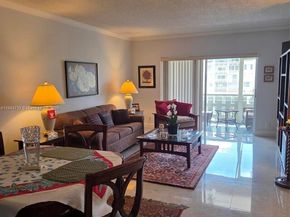 4350 Hillcrest Dr 716, Hollywood FL 33021