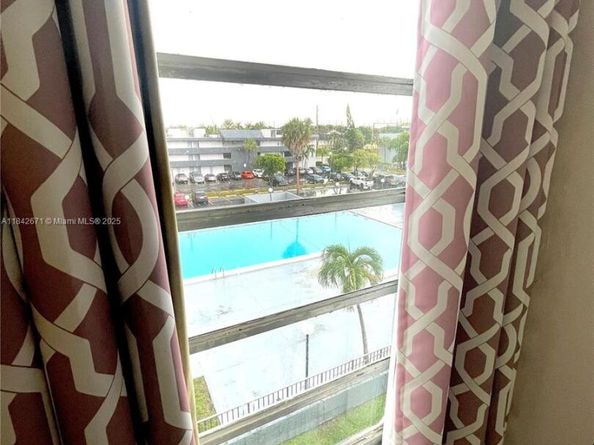 8821 W Flagler St 411, Miami FL 33174