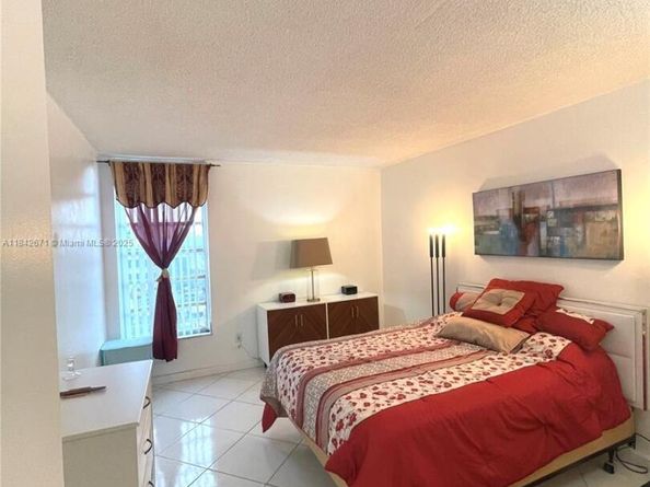 8821 W Flagler St 411, Miami FL 33174