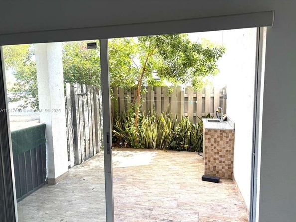 1175 NW 124th Pl 101, Miami FL 33182