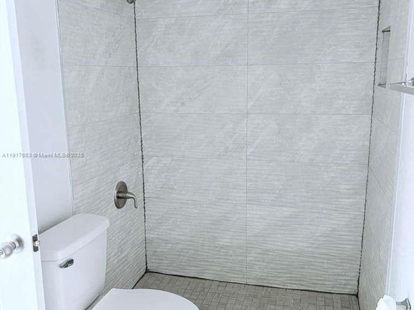 1175 NW 124th Pl 101, Miami FL 33182