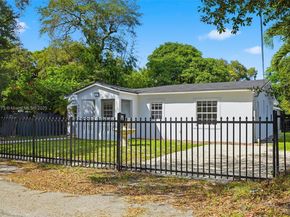 465 NE 165th St, Miami FL 33162