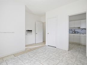 465 NE 165th St, Miami FL 33162