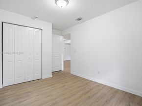 465 NE 165th St, Miami FL 33162