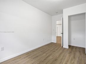 465 NE 165th St, Miami FL 33162