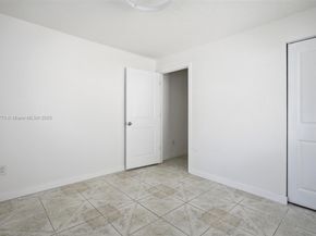 465 NE 165th St, Miami FL 33162