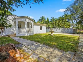 465 NE 165th St, Miami FL 33162