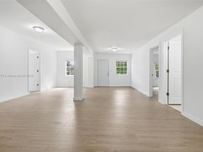 465 NE 165th St, Miami FL 33162