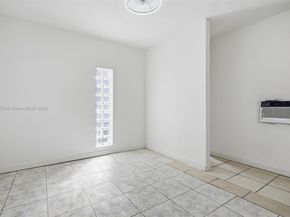 465 NE 165th St, Miami FL 33162