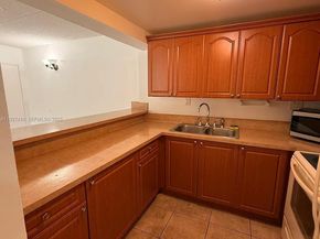 5855 Washington St 91, Hollywood FL 33023