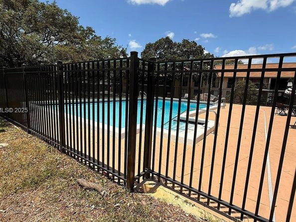 5855 Washington St 91, Hollywood FL 33023