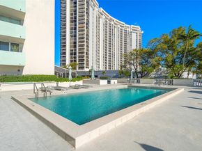 5 Island Ave 15G, Miami Beach FL 33139