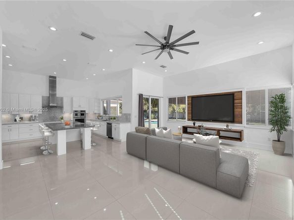 10703 SW 84th Ave, Miami FL 33156