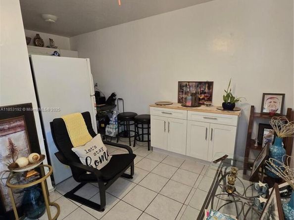 1845 Dixieanna St, Hollywood FL 33020