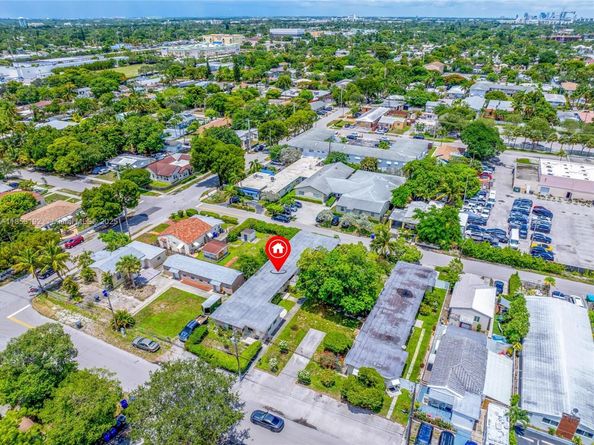 1845 Dixieanna St, Hollywood FL 33020