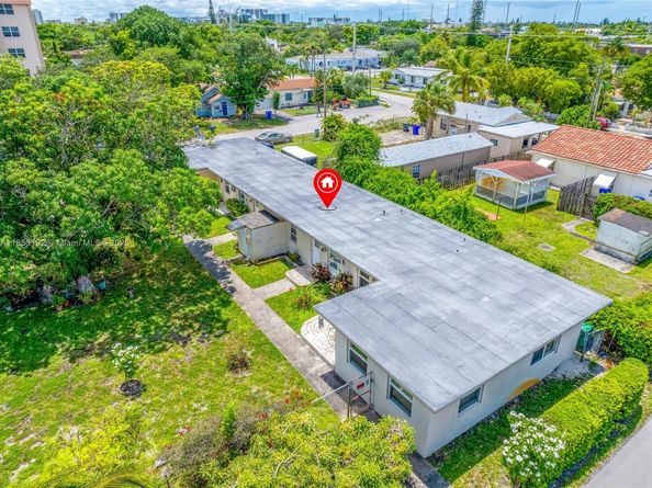 1845 Dixieanna St, Hollywood FL 33020