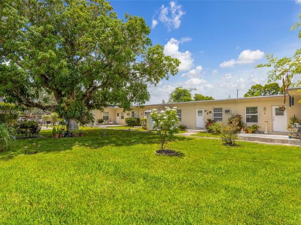 1845 Dixieanna St, Hollywood FL 33020